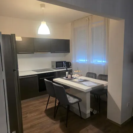 Cataleya Apartment *